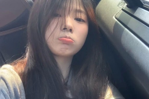 38岁张雨绮近况曝光！经历2段失败婚姻如今直播情绪失控引热议