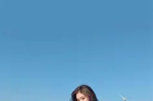 这个坚强面对绝症的少女形象不仅让