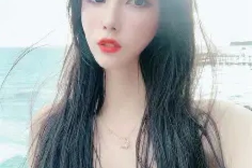 刚分手一周！八卦媒体爆料：维尼修斯在私人场所与数位女性聚会